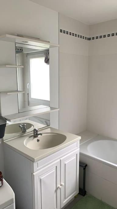 Appartement Lumineux De 60M2 Guer Kültér fotó